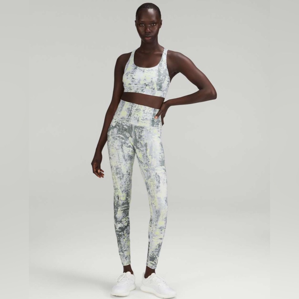 Women's Gray and White Patterned Leggings